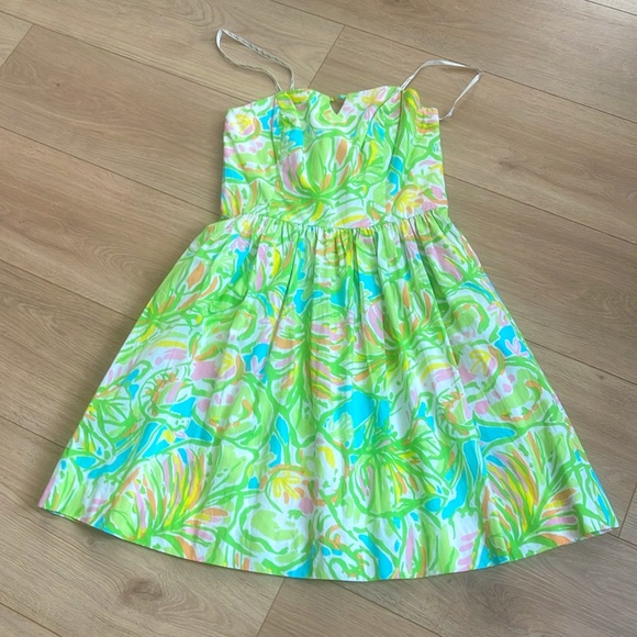 Lilly Pulitzer size 2 Strapless tied back Floral woman's Dress - Picture 10 of 10
